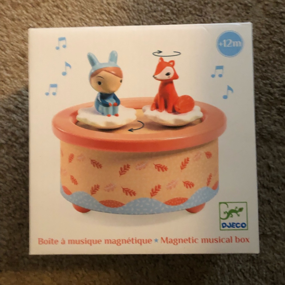 Djeco magnetic music box - NIB